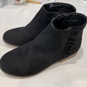 NWT Cat & Jack size 4 ruffle booties